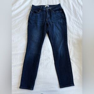 dark wash curvy skinny jeans